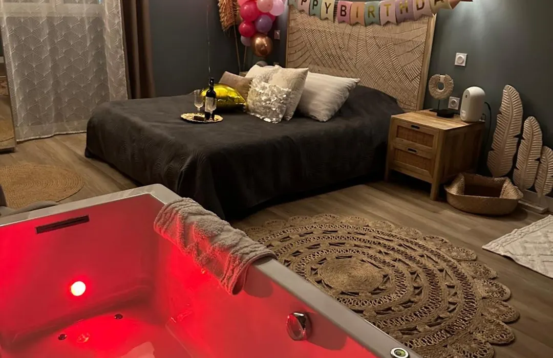 Mas Hinaiti - Suite romantique avec Spa et écran géant de cinéma-1